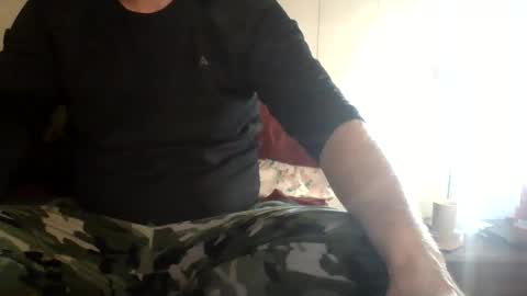 Snapshot of u_caught_us chatting on January 13, 1:23 am u_caught_us online show from January 13, 1:23 am