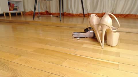 Snapshot of ukk_bit chatting on April 16, 9:39 pm Megan online show from April 16, 9:39 pm