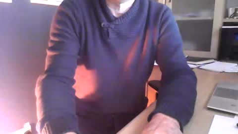 Snapshot of ukshowall chatting on January 13, 3:47 pm mark online show from January 13, 3:47 pm