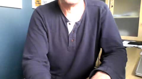 Snapshot of ukshowall chatting on February 23, 11:22 am mark online show from February 23, 11:22 am