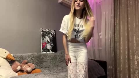 Vikki online show from November 29, 6:44 pm