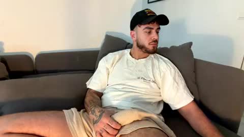 Snapshot of ulisesroca chatting on July 18, 9:57 am ulisesroca online show from July 18, 9:57 am
