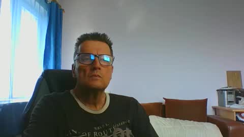 Snapshot of ulmeni4 chatting on June 3, 2:19 pm ulmeni4 online show from June 3, 2:19 pm