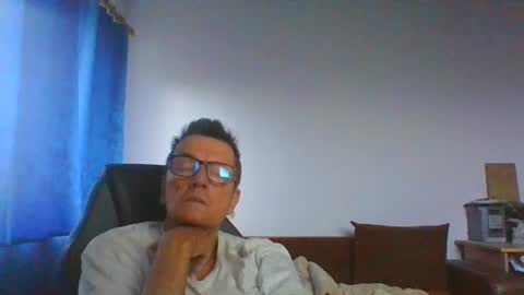 Snapshot of ulmeni4 chatting on June 16, 3:31 am ulmeni4 online show from June 16, 3:31 am