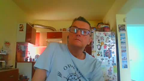 Snapshot of ulmeni4 chatting on June 23, 7:39 am ulmeni4 online show from June 23, 7:39 am