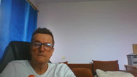 Snapshot of ulmeni4 chatting on July 16, 11:38 am ulmeni4 online show from July 16, 11:38 am