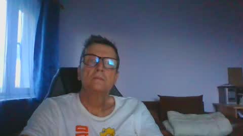 Snapshot of ulmeni4 chatting on July 27, 6:04 pm ulmeni4 online show from July 27, 6:04 pm
