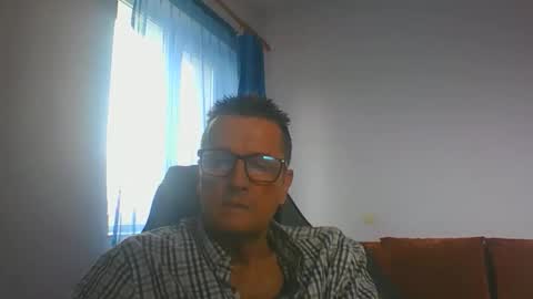 Snapshot of ulmeni7 chatting on November 9, 10:13 am ulmeni7 online show from November 9, 10:13 am