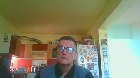Snapshot of ulmeni7 chatting on March 8, 7:45 am ulmeni7 online show from March 8, 7:45 am