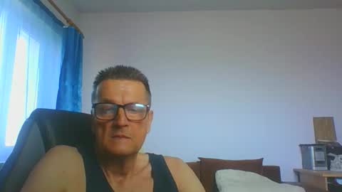 Snapshot of ulmeni7 chatting on March 14, 9:15 am ulmeni7 online show from March 14, 9:15 am