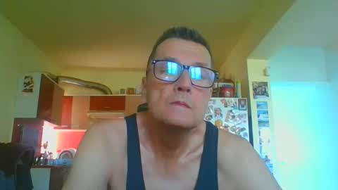 Snapshot of ulmeni7 chatting on April 4, 7:50 am ulmeni7 online show from April 4, 7:50 am