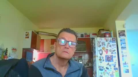 Snapshot of ulmeni7 chatting on April 11, 10:30 am ulmeni7 online show from April 11, 10:30 am