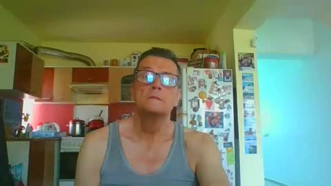Snapshot of ulmeni7 chatting on April 16, 8:48 am ulmeni7 online show from April 16, 8:48 am