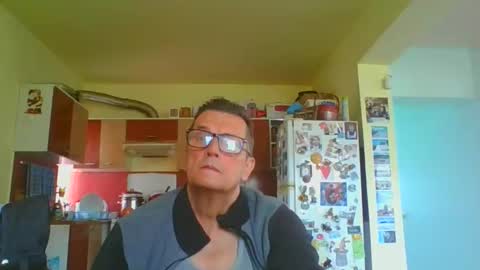 Snapshot of ulmeni7 chatting on April 23, 10:58 am ulmeni7 online show from April 23, 10:58 am