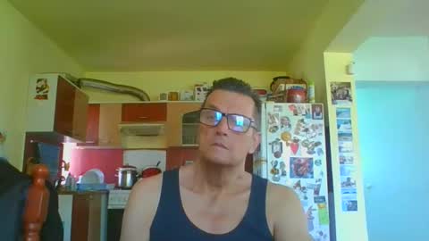 Snapshot of ulmeni7 chatting on April 27, 10:13 am ulmeni7 online show from April 27, 10:13 am