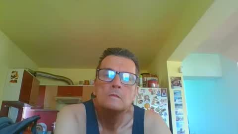 Snapshot of ulmeni7 chatting on May 5, 12:35 pm ulmeni7 online show from May 5, 12:35 pm