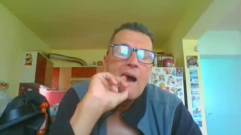 Snapshot of ulmeni7 chatting on May 10, 11:59 am ulmeni7 online show from May 10, 11:59 am