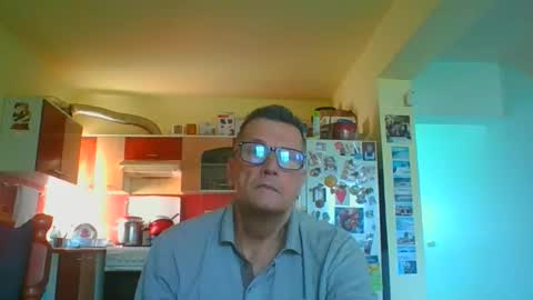 Snapshot of ulmeni7 chatting on May 11, 5:24 am ulmeni7 online show from May 11, 5:24 am
