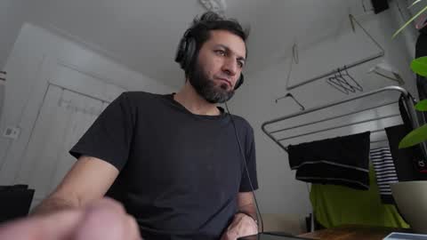 Snapshot of ultratoaster chatting on December 18, 5:41 pm ultratoaster online show from December 18, 5:41 pm
