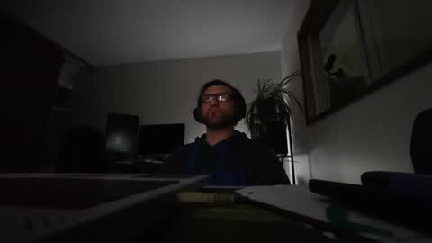 Snapshot of ultratoaster chatting on April 24, 7:11 am ultratoaster online show from April 24, 7:11 am