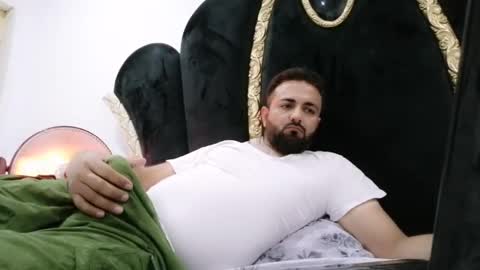 Snapshot of umerfarooq6230ii chatting on January 23, 11:47 pm mysterious boy001 online show from January 23, 11:47 pm