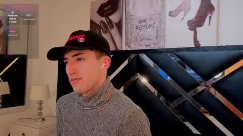 un_sluttyy online show from April 7, 11:10 am