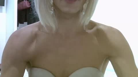 Snapshot of unadiosa chatting on July 21, 11:01 am unadiosa online show from July 21, 11:01 am