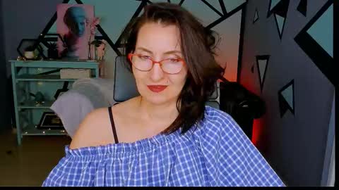 Snapshot of unatera chatting on February 8, 9:13 am UnaTera online show from February 8, 9:13 am