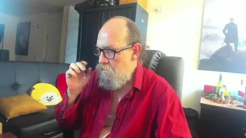Snapshot of uncle_hottiecb chatting on May 31, 6:09 pm Uncle Hottie online show from May 31, 6:09 pm
