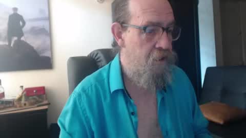 Snapshot of uncle_hottiecb chatting on July 2, 3:29 pm Uncle Hottie online show from July 2, 3:29 pm