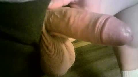 Snapshot of uncut_thick_daddy chatting on April 8, 1:05 am uncut_thick_daddy online show from April 8, 1:05 am