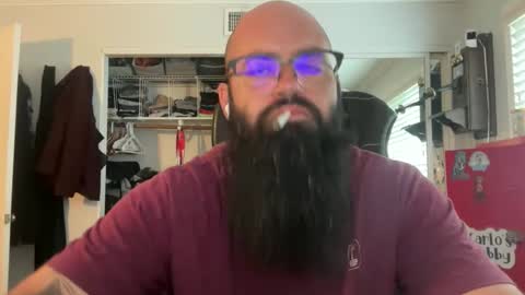 Snapshot of uncutbeard129840 chatting on May 27, 2:03 pm uncutbeard129840 online show from May 27, 2:03 pm