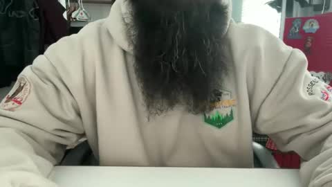 Snapshot of uncutbeard129840 chatting on May 28, 2:25 pm uncutbeard129840 online show from May 28, 2:25 pm