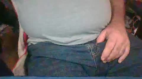 Snapshot of uncutmike7x5 chatting on December 13, 9:31 pm uncutmike7x5 online show from December 13, 9:31 pm