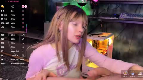 Snapshot of under__lord chatting on February 11, 5:51 pm Under lord online show from February 11, 5:51 pm