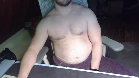 Under the desk online show from April 19, 9:06 pm