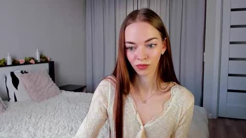 Snapshot of under_the_skin chatting on March 6, 2:57 pm Under The Skin online show from March 6, 2:57 pm