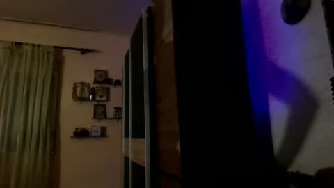 Snapshot of underguy19 chatting on December 22, 9:45 pm underguy19 online show from December 22, 9:45 pm