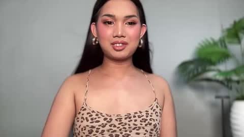 Lily online show from May 22, 11:49 am
