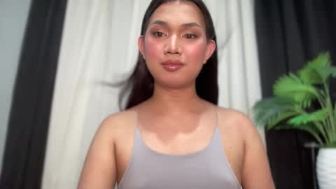 Lily online show from May 26, 11:17 am