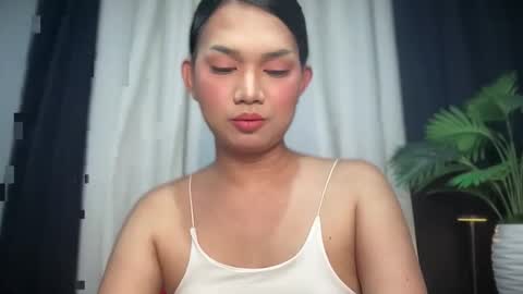 Lily online show from May 28, 11:18 am