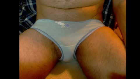 Snapshot of underwearer7 chatting on December 18, 4:31 am Nick online show from December 18, 4:31 am