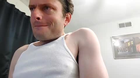 Snapshot of undress_me_ chatting on December 31, 11:20 am undress me online show from December 31, 11:20 am