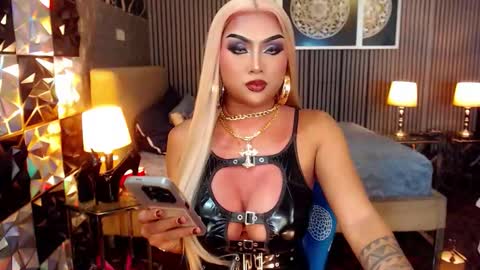 Snapshot of unforgettablebrianna chatting on February 25, 3:05 am BRIANNA online show from February 25, 3:05 am