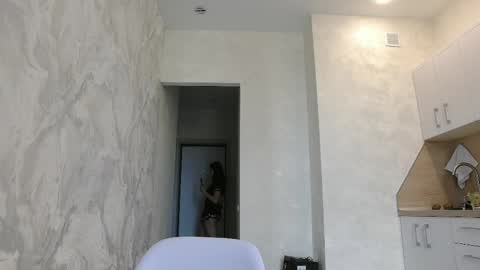 Snapshot of uninvited_raccoon chatting on April 28, 5:45 am uninvited_raccoon online show from April 28, 5:45 am