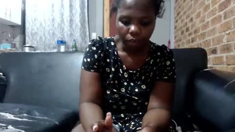 Snapshot of uniquebony chatting on March 23, 10:03 pm UNIQUEBONY online show from March 23, 10:03 pm