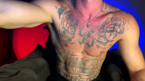 Snapshot of universitaria_ chatting on May 7, 10:48 pm universitaria_ online show from May 7, 10:48 pm