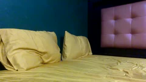 Snapshot of unlimitedfantasy chatting on October 6, 1:25 am Thiago online show from October 6, 1:25 am