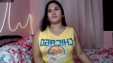 Snapshot of ur_baby_rebbecca chatting on April 20, 11:13 am SINGLE online show from April 20, 11:13 am
