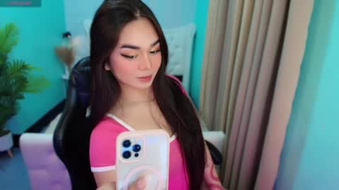 Snapshot of ur_babyalexa chatting on December 8, 4:18 pm they call me Alexa online show from December 8, 4:18 pm